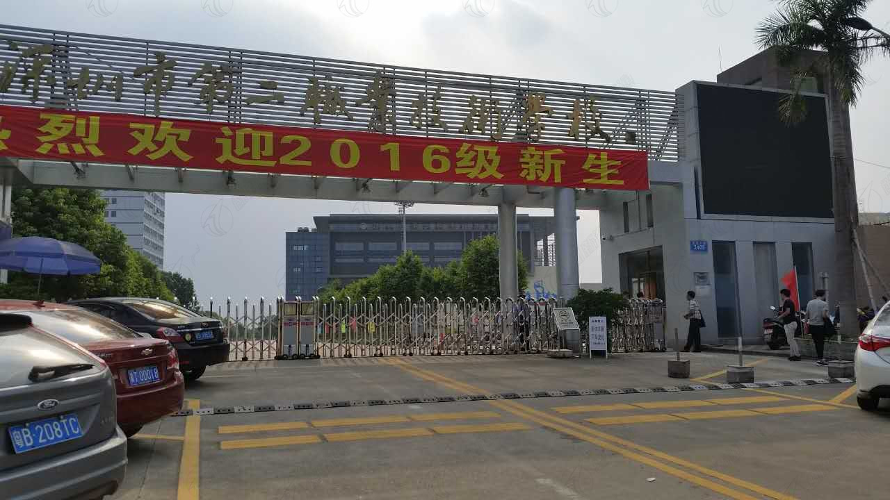 �����еڶ��I(y��)���g(sh��)�W(xu��)У�[�l�����D